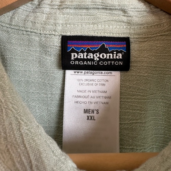 Patagonia Men’s Organic Textured Cotton Button Down Shirt - Picture 3 of 12